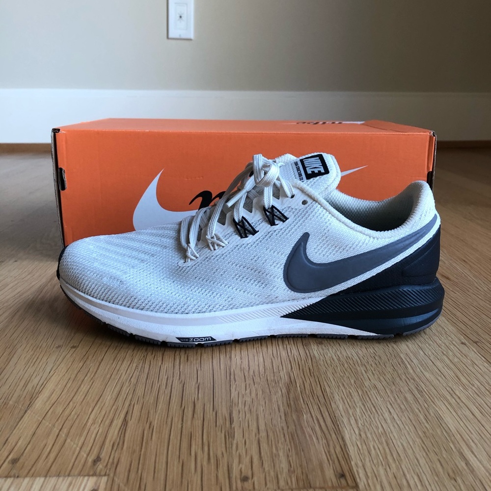 WORN ONCE Women’s Nike running shoes.
